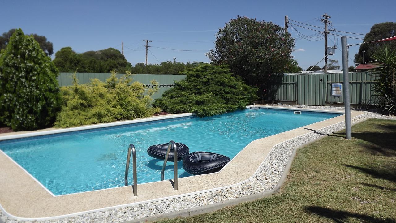 Culcairn Motor Inn Exterior photo