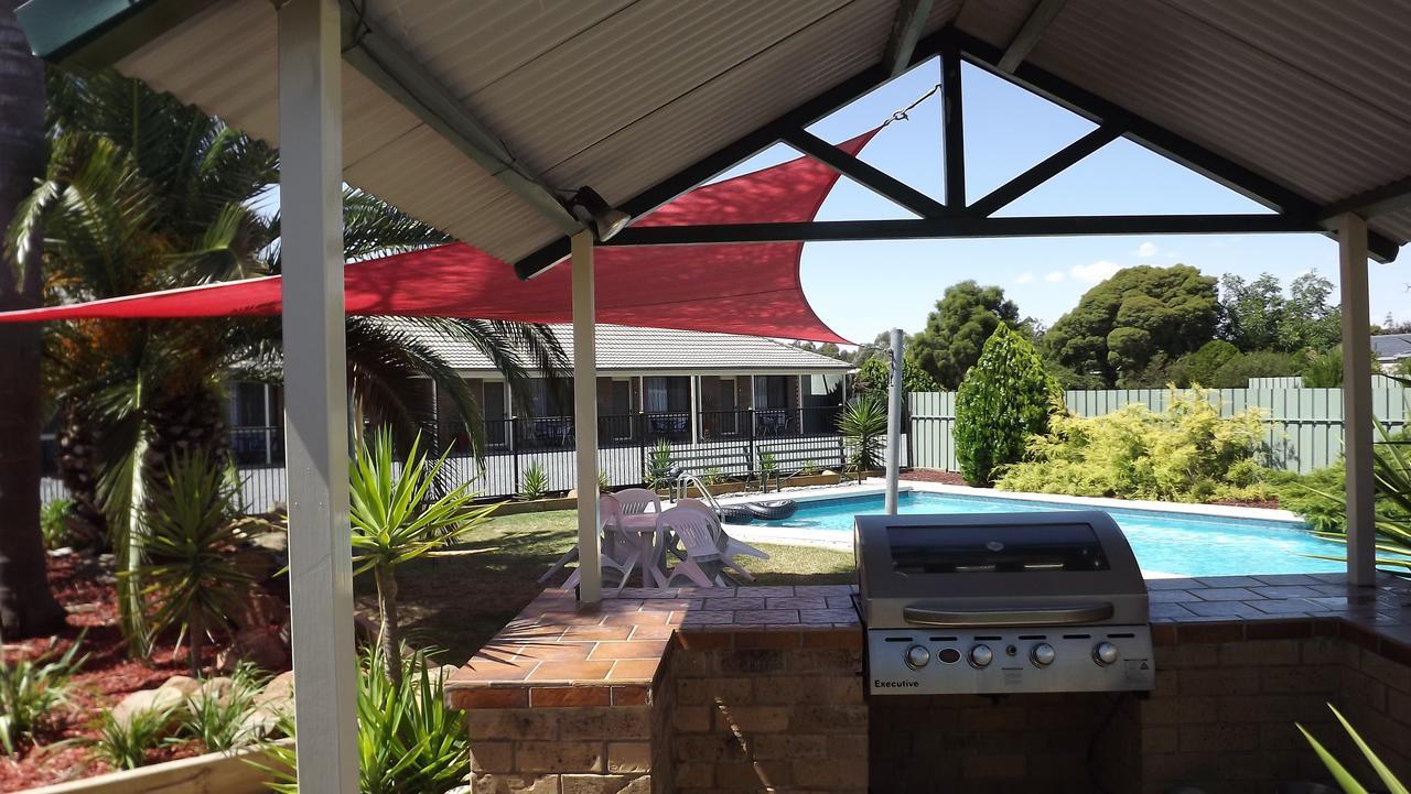 Culcairn Motor Inn Exterior photo